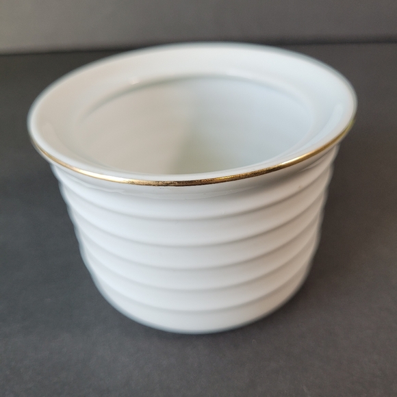 Music Note Trinket Dish Treble Clef Gilded Lid Porcelain Vintage Trinket Jar - Picture 6 of 9